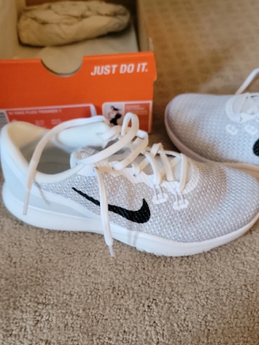 Nike Flex Trainers Nwt Never Worn - Picture 3 of 6